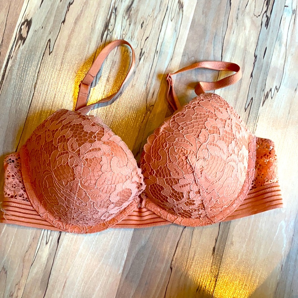 VS 32C Lace Very Sexy Push-up Coral apricot color